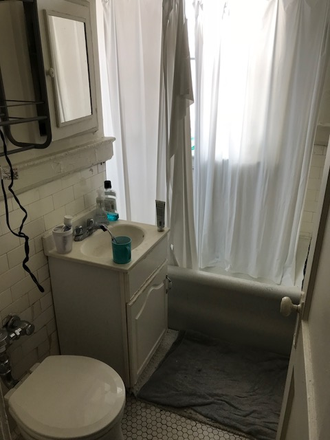 a - No fee, amazing price Apartments