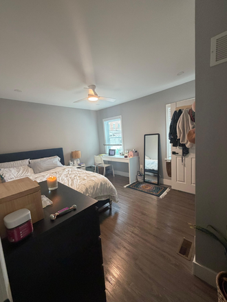 Bedroom Full View - Bedroom in newly renovated townhouse near Johns Hopkins Homewood Campus