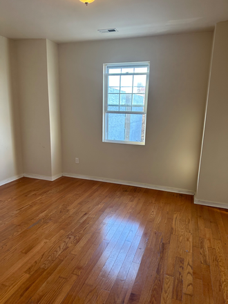 Empty room 3rd floor - North Camac Street Apt