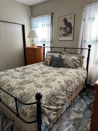 Guest Bedroom - Inman Square, Cambridge Two Bedroom Apartment
