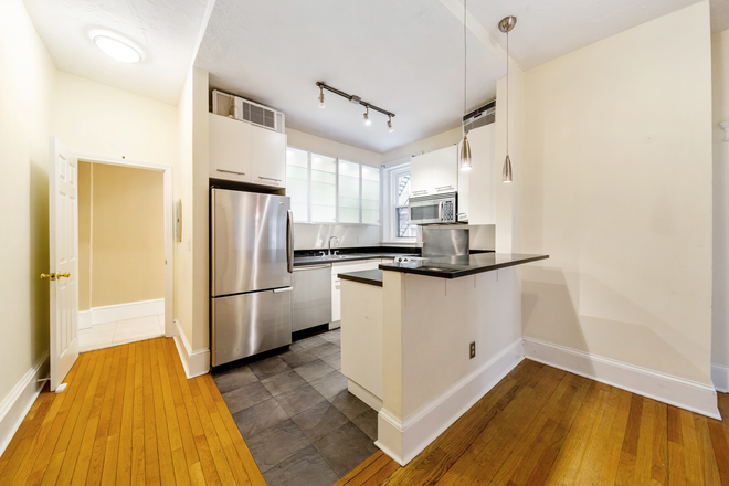 x - Peterborough St 2 Bed Fenway Condo