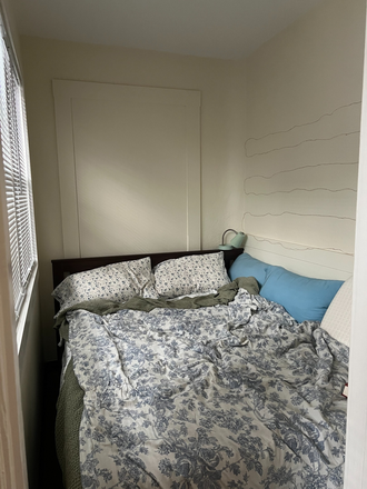 Bed Alcove - Sunny 1-bedroom On Campus Apartments