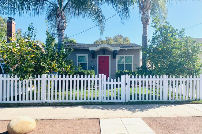  - Gorgeous 3BD/2BA House in Hillcrest - Available NOW!