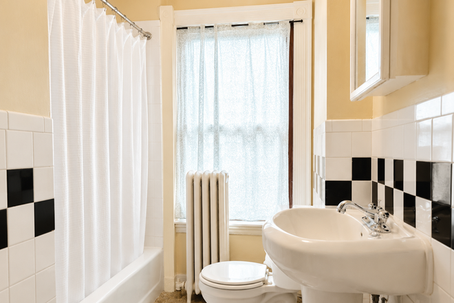 1 - Beacon Hill 2 floor penthouse 2 bed 1.5 bath for 9/1 No Fee