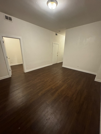 Living Room - Renovated Apartment close to UIC East