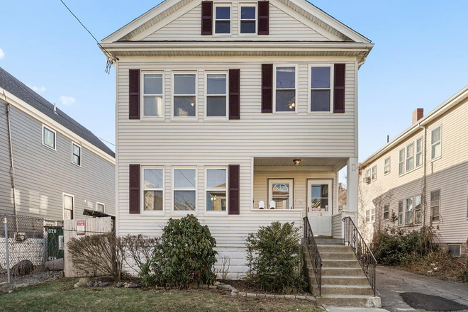 Outside - Bonner Ave Duplex