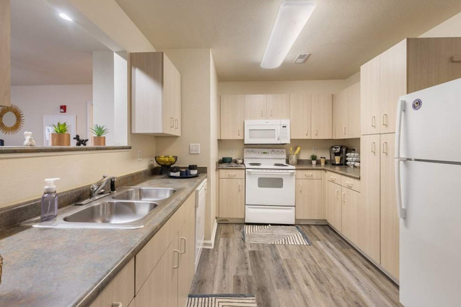 The kitchen - The Horizon Apartments