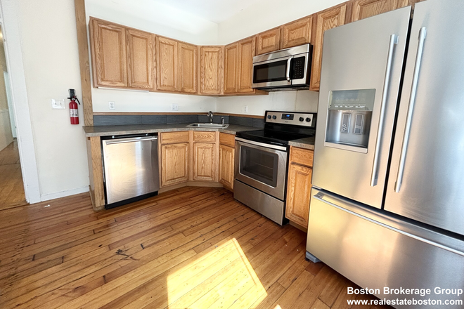 kitchen - Laundry | Stainless Steel, Granite | Walk to Orange and Green Lines! Apartments