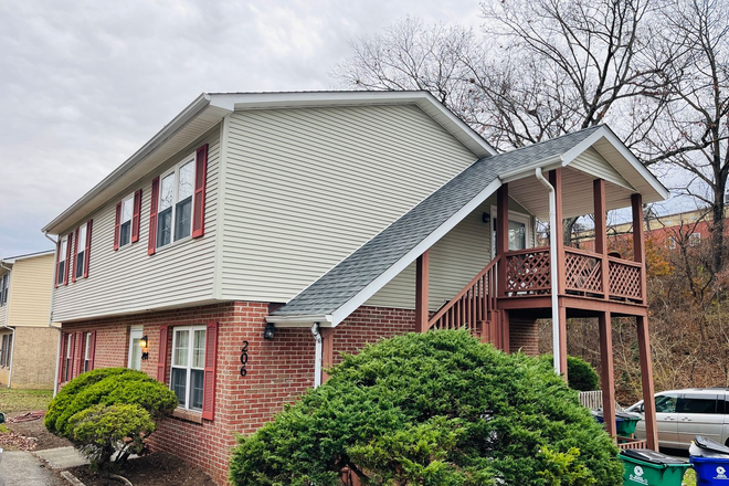  - 2 Bedroom, 1 Bath Duplex