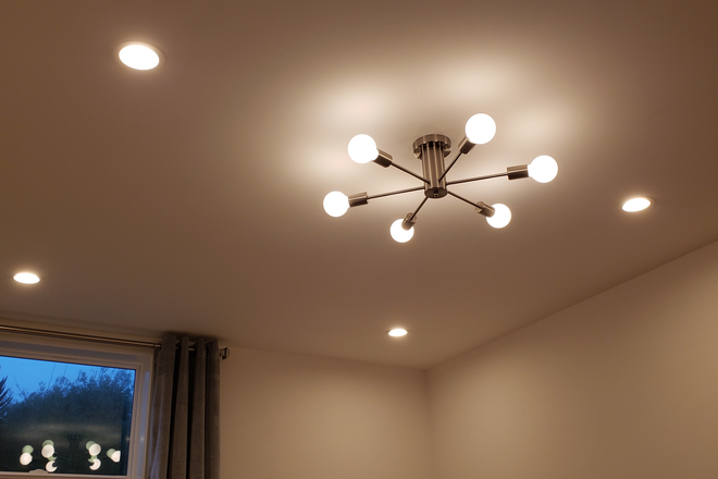Living room ceiling - Quiet and safe in-law Unit in the Richmond District convenient for USF students House