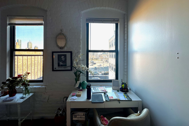 n/a - South end loft apartment, 10 minute walk from campus, tropical foods, daily table