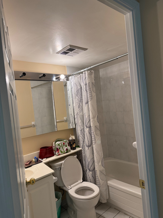 Hallway bathroom - Furnished 2-Bedroom Condo for Rent – Direct Access to Finch Subway