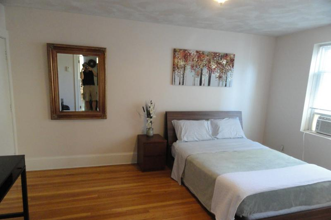 1 - SEPT 2026 - Somerville Studio, No Broker Fee! Apartments