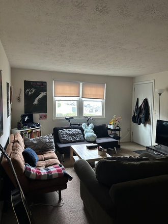 Living Room - 2BR/1BR Apartment Colonial Village