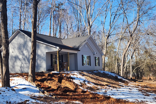 Front of house under construction - Brand New Construction 3/2 Split Plan in Dahlonega, Lumpkin Co House