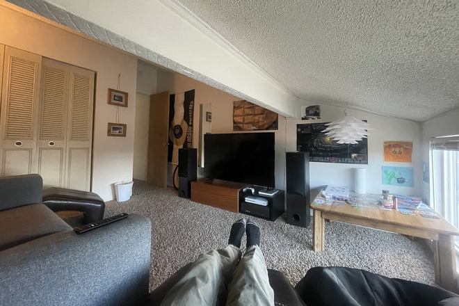 smallest room - Looking for housemates to apply for a 3 beds 1 bath apartment near Goss Grove