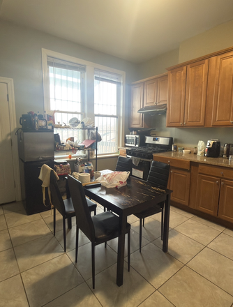 Kitchen - 1140 West Taylor Sublease Apartments
