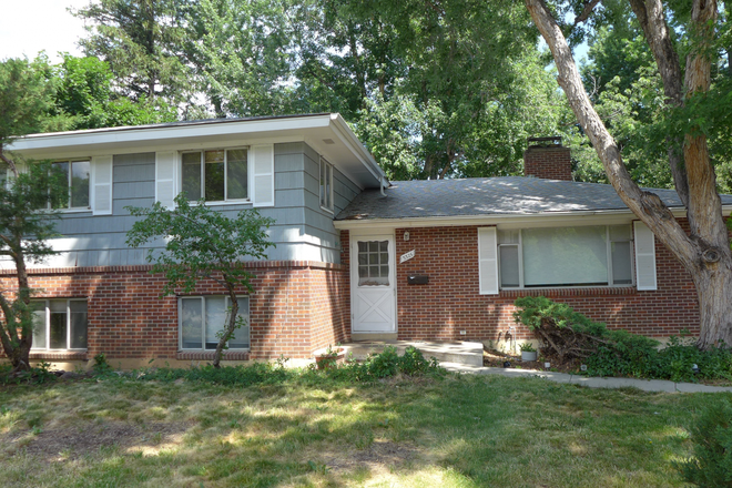 1 - AVAILABLE 6/5: 3325 Dover Dr