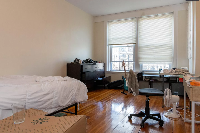 Bedroom - September 1! Gorgeous 3 bed on Comm Ave! Apartments