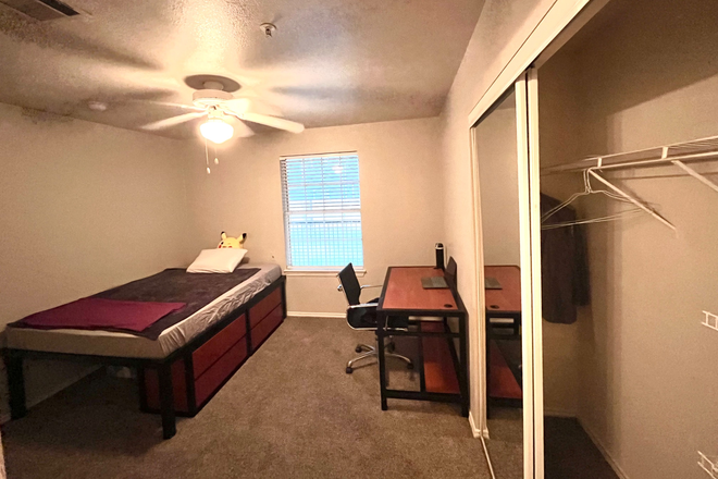 Bedroom - University Trails