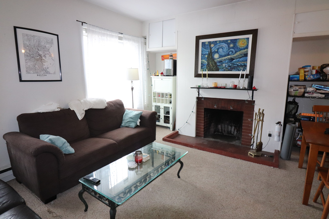 living room - Charming Top-Floor 2-Bedroom Rental in Brookline Brownstone