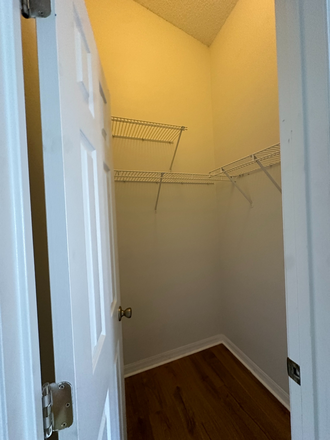 room closet - Rooms for Rent $725 House