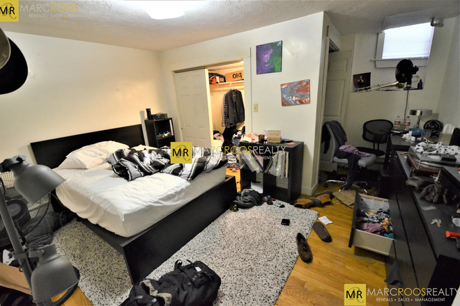 Call call or text Arezou at 617-584-7817 - Garden level Spacious, Modern 3 bed on Beacon street!!! Next to BU Dorms!! No BRoker FEE!! Apartments