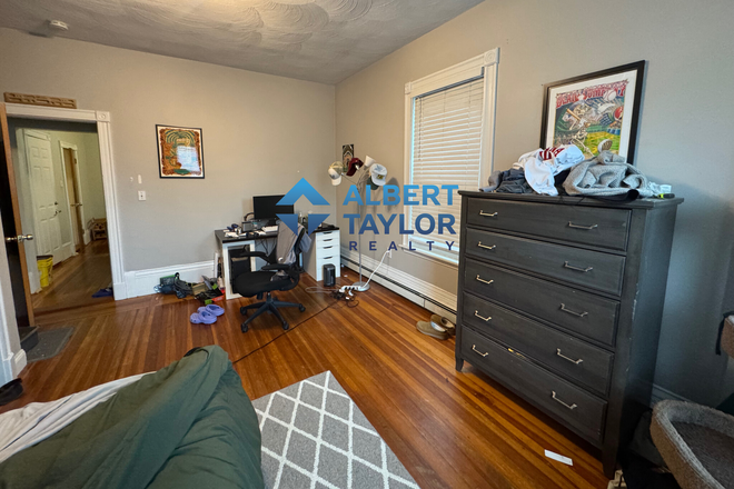 Bedroom #1 - 4 Bed 1 Bath - Cheap move in costs!! Apartments