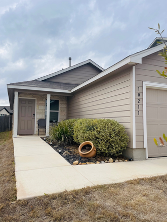 Photo - Jaguar Casita near TAMUSA, (shared housing) All utilities included! House