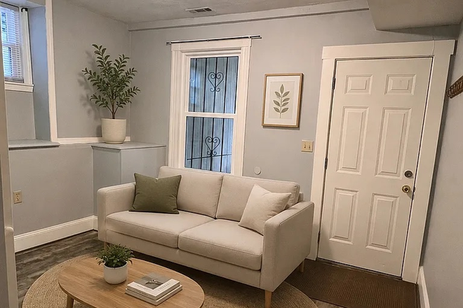 Bonus Room (lounge area, second bedroom, or study space) - Charming 2-Level Apt in Fort Hill / Highland Park Available Aug. 1