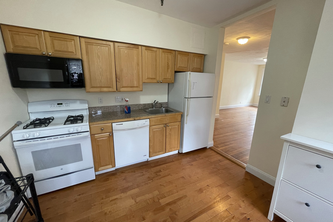 KITCHEN - **FALL  2026-2027**   2 BEDROOM SHORT WALK TO CAMPUS Apartments