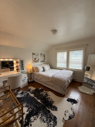 Bedroom - Female only Sublet in 1031 Lincoln Place (The Hill) - Summer