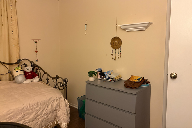 dresser has three wide, deep drawers - 1 bedroom in a shared home