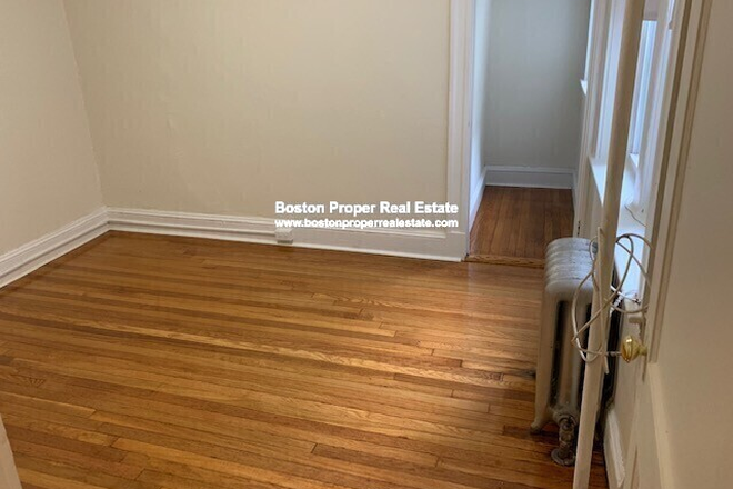 a - 2 big bedrooms, no broker fee Apartments