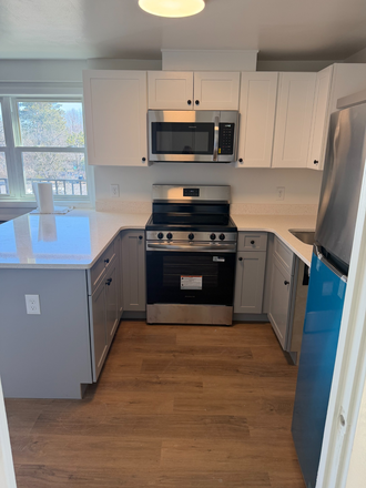 Kitchen - *NEWLY RENOVATED Twin Towers Large 1 Bedroom Apartments