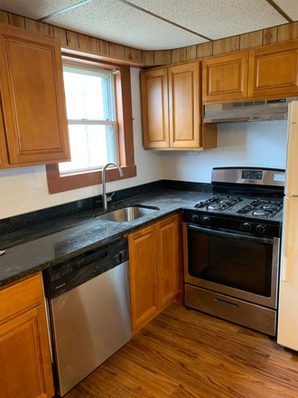 Call NOW for showings! 617-236-8550 - ELIOT ST - *1/2 FEE* UNIQUE SPLIT 3BR DUPLEX FOR 4 PPL IN INMAN SQ AVAIL *9/1/2028 W/ LNDRY IN BLDNG