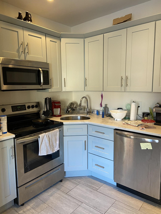 LIVING - LOCATION! 4 BED ON COLUMBUS AVAIL. 9/1/25! Apartments
