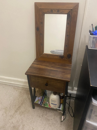 Bedroom Dressing table - Baltimorean Apartments, close to Homewood Campus