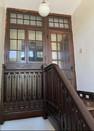 Apt. 2 door - 3BR UC Apt, Parking + Great Location