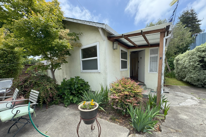 Garden cottage - Charming 2 BR / 1 BA Furnished Garden Cottage in Poets Corner