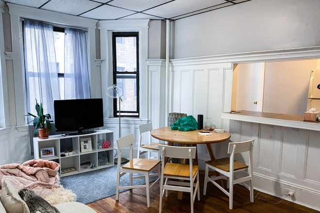 living room - 1056 Commonwealth Ave - B.U.TIFUL Apartments with HUGE Bedrooms in the Heart of West Campus