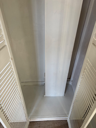 Bathroom - Walking Distance to ODU