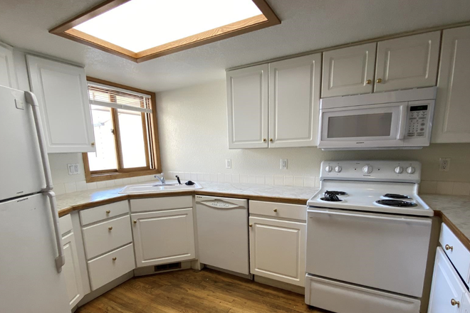 Kitchen - Goldrun Condominiums