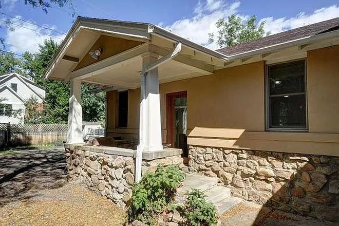 Front - Sublease Available on The Hill (Rent Negotiable & Male Preferred)