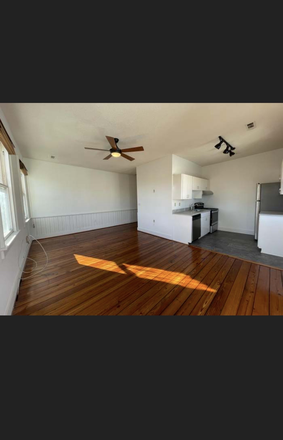 Living Room/Dining Area - 1 Bedroom in 2 Bed unit available on Wentworth Street (Female Roommate Preferred)