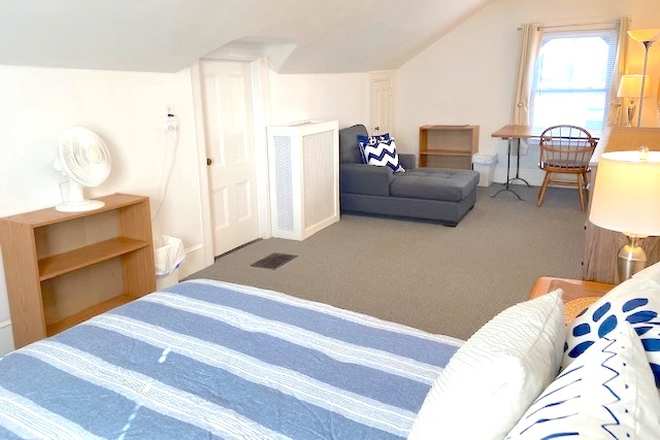 Room 3 - TUFTS - Huge Furnished Room w/AC & All Included Apartments