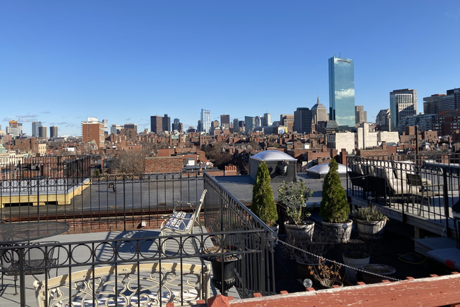 ROOF DECK - NO BROKER FEE Beautiful 2 Bed Penthouse on Marlborough St! Avail 9/1