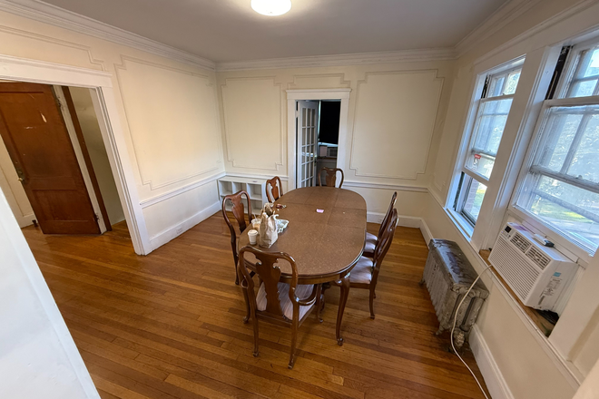 Dining room - Bedroom/Bathroom in House Close to BC Campus and City