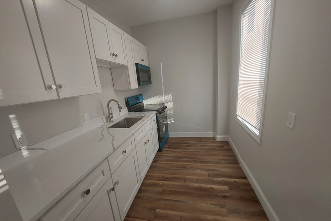 Kitchen - Newly Renovated 3BR/1BA in Roxbury – Modern & Student-Friendly! 🎓✨ Apartments