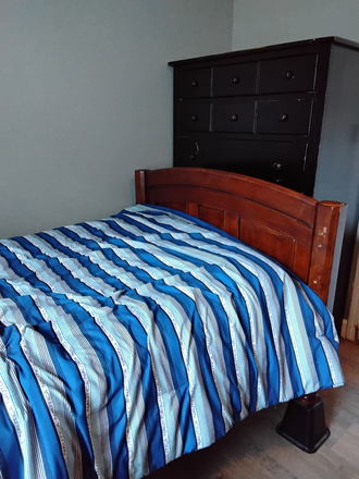 twin bed - Furnished room for rent. International visitors welcome.